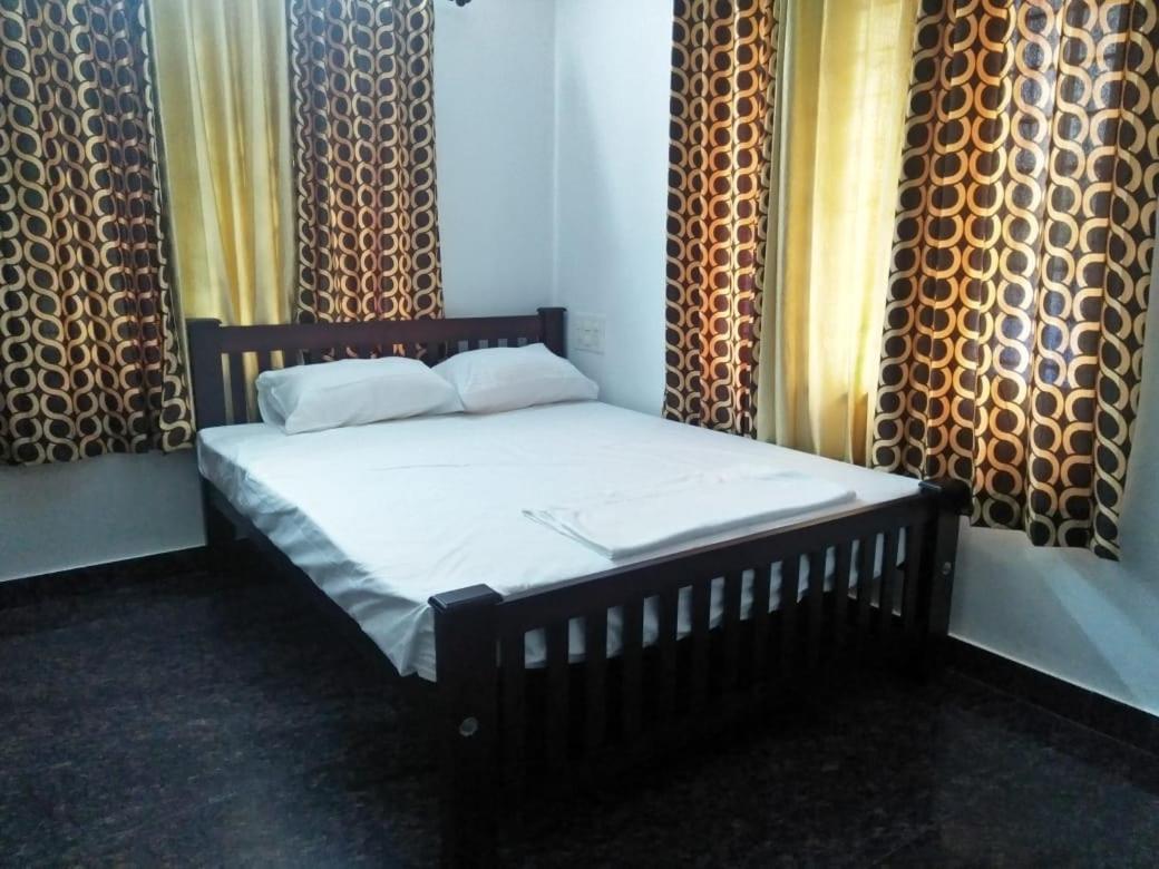 Coral Homes Kochi Pokój zdjęcie
