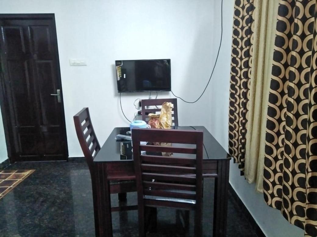Coral Homes Kochi Pokój zdjęcie